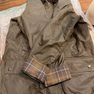 Barbour Classic Beadnell Jacket in Olive - Sylkoil Wax